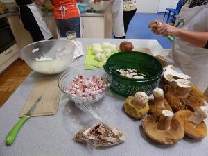 42720587_2083772915006061_7340637122237300736_n