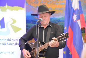 “Ambasadorji hoč'mo cesto!”