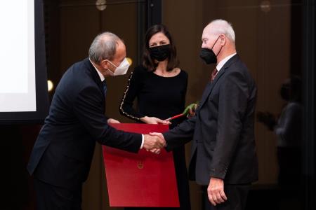 c80f3297c33d5d025ecc_62686212(1)