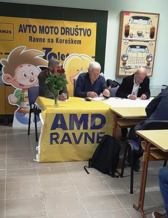 Zbor članov Avto moto društva Ravne