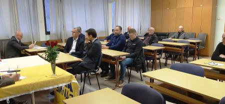 Zbor članov Avto moto društva Ravne