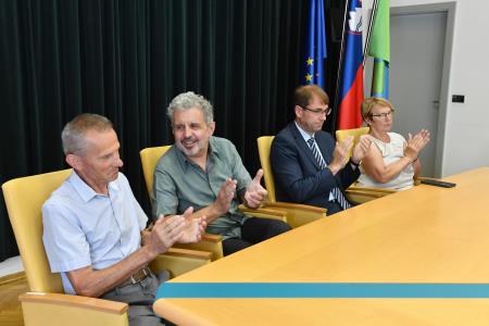 Sprejem zlatih maturantk in maturantov v Mestni hiši na Ravnah na Koroškem