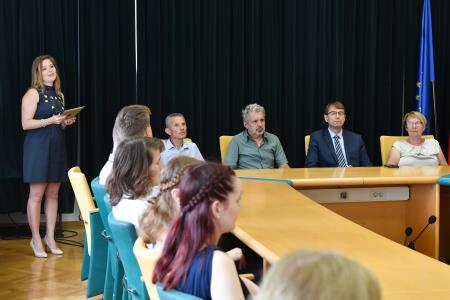 Sprejem zlatih maturantk in maturantov v Mestni hiši na Ravnah na Koroškem