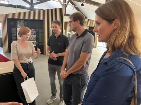 Ministrica za kulturo Asta Vrečko z ekipo obiskala Občino Ravne