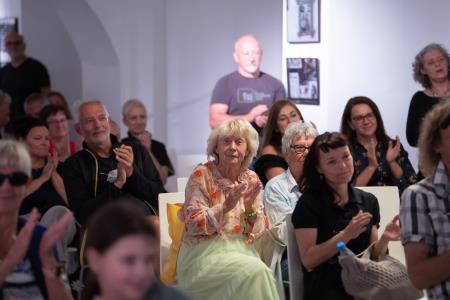 Odprtje fotografske razstave in vrhunsko glasbeno popotovanje 