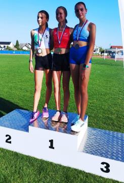 Dve zmagi in dva državna rekorda Ane Vite Verneker