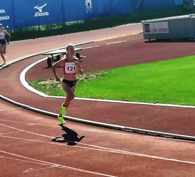 Dve zmagi in dva državna rekorda Ane Vite Verneker