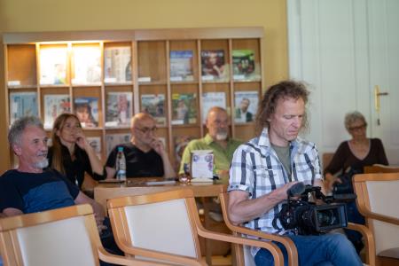 Okrogla miza 'Gremo v Jazbino?'