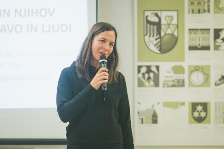 Klepet ob medeni kavi in ajdovih dobrotah