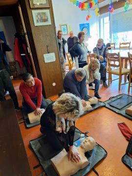 Avtomatski defibrilator (AED) rešuje življenja