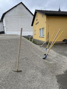 NAJBOLJ ZLATA JE PROSTOVOLJSKA LOPATA. Zlate roke naše pleh muzike. Bravo.