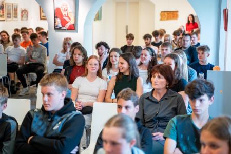 Pravljični dopoldan za mladostnike