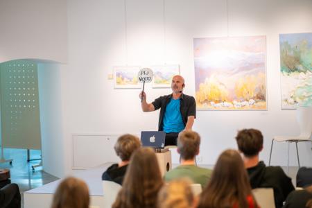 Pravljični dopoldan za mladostnike