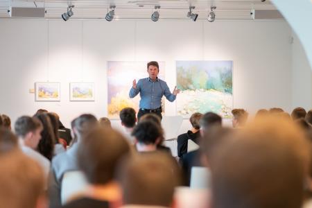 Pravljični dopoldan za mladostnike