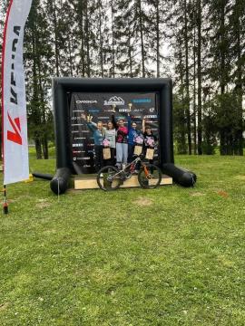 Punci razturali na drugi dirki