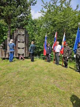 Zgodovinska ura  na Obretanovem