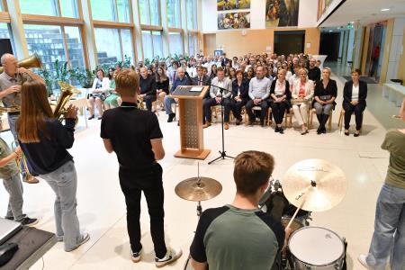 Župan dr. Tomaž Rožen sprejel ravenske odličnjakinje in odličnjake