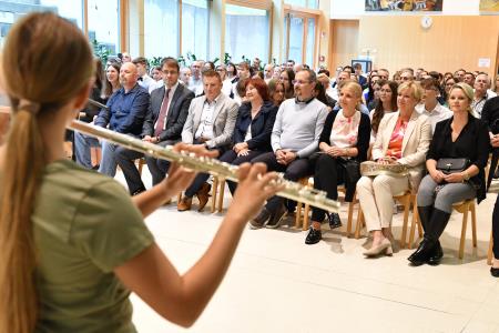 Župan dr. Tomaž Rožen sprejel ravenske odličnjakinje in odličnjake