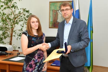 Župan dr. Tomaž Rožen sprejel ravenske odličnjakinje in odličnjake