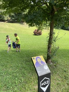 Razigrano ravensko poletje, Žive oblike (60 let Forma vive)