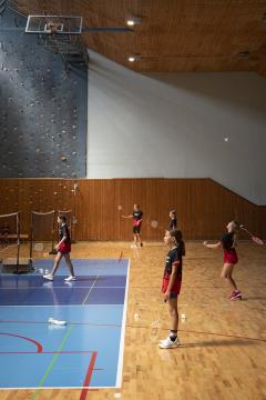 Zabavajmo se z badmintonom pomeni tudi zabavajmo se s športom