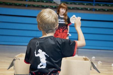 Zabavajmo se z badmintonom pomeni tudi zabavajmo se s športom