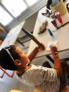 Pod krošnjami dreves v Grajskem parku