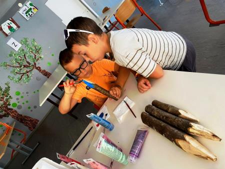 Pod krošnjami dreves v Grajskem parku