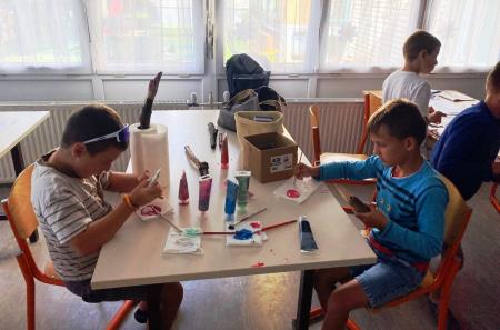 Pod krošnjami dreves v Grajskem parku