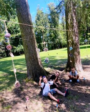 Pod krošnjami dreves v Grajskem parku