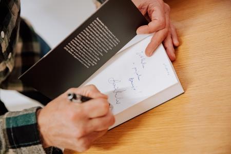 Boris Kobal v knjižnici Ravne