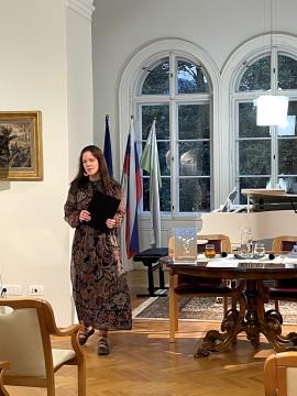 Irena Tršinar: predstavitev zbirk resničnih zgodb o naključjih