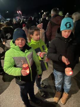 Novoletna tržnica in pohod z lučkami                                        