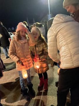 Novoletna tržnica in pohod z lučkami                                        