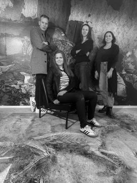 Anatomija zapuščene hiše . delavnica portretne fotografije