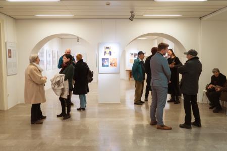 Ilustracije slovenskih ljudskih' v knjižnici