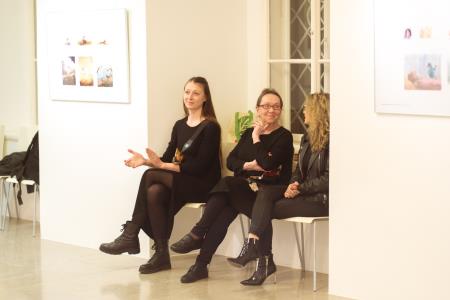 Ilustracije slovenskih ljudskih' v knjižnici