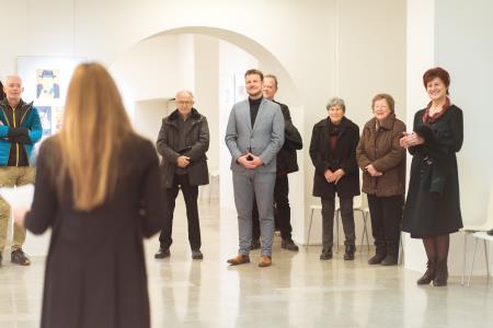 Ilustracije slovenskih ljudskih' v knjižnici