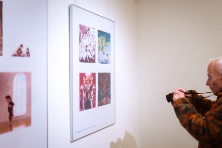 Ilustracije slovenskih ljudskih' v knjižnici