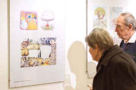 Ilustracije slovenskih ljudskih' v knjižnici