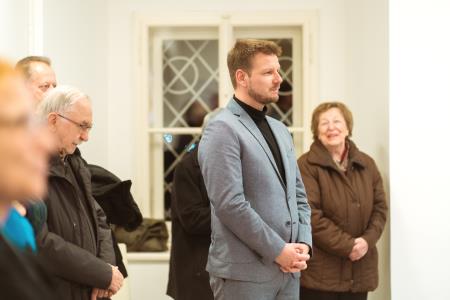 Ilustracije slovenskih ljudskih' v knjižnici