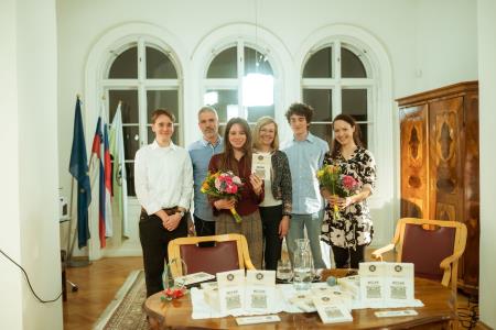 Knjižni prvenec Ive Hancman: Mozaik