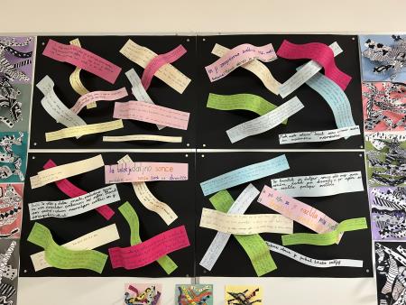 Pisanje in umetnost z roko v roki: razstava prepisanih odlomkov in papirnatih skulptur