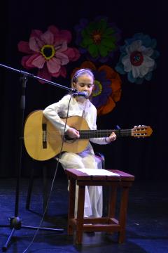 Akademija ob materinskem dnevu združuje, povezuje