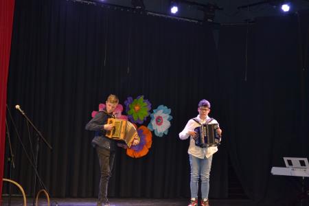 Akademija ob materinskem dnevu združuje, povezuje