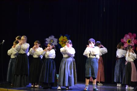 Akademija ob materinskem dnevu združuje, povezuje