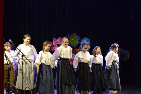 Akademija ob materinskem dnevu združuje, povezuje