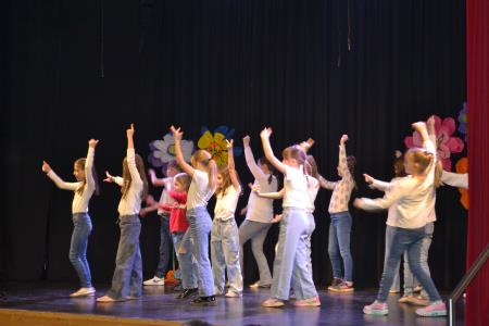 Akademija ob materinskem dnevu združuje, povezuje