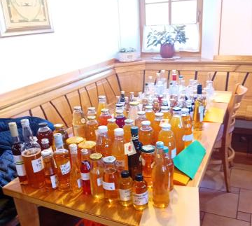 Ocenjevanje moštov, sokov, kisov, žganih pijač in likerjev