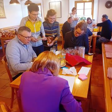 Ocenjevanje moštov, sokov, kisov, žganih pijač in likerjev